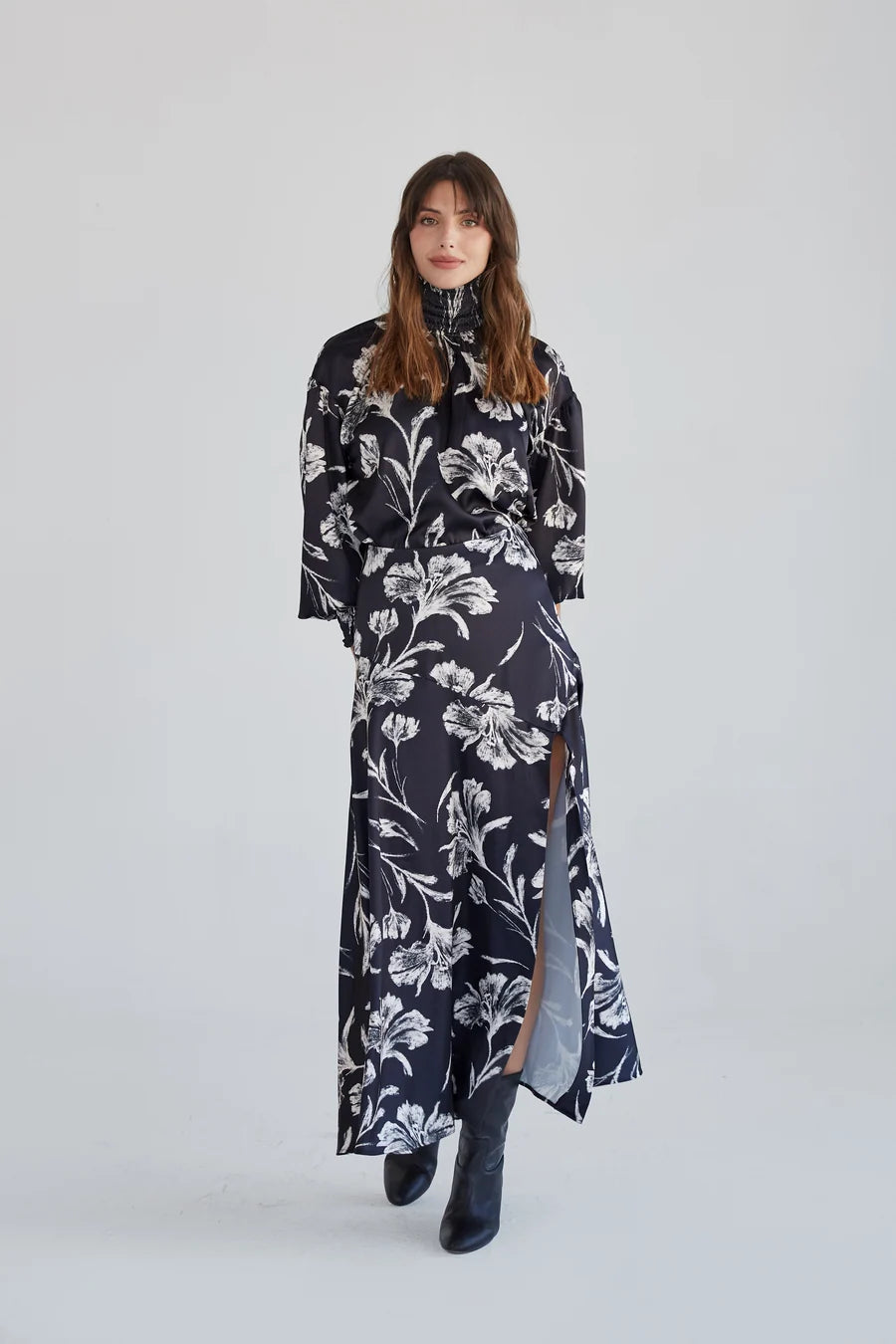 Camisa Soco Flores Negra