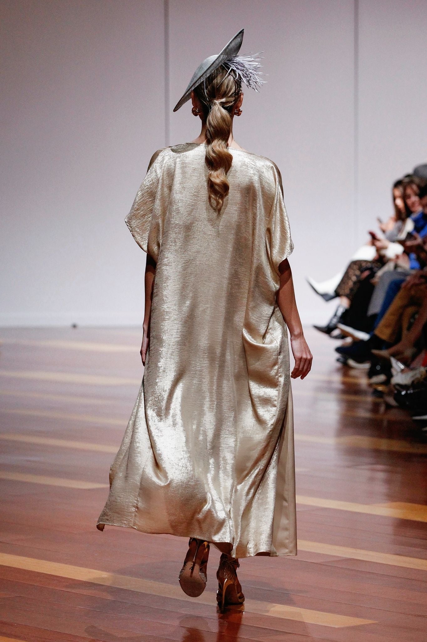 Caftán Dior Vestido Mocha Almond