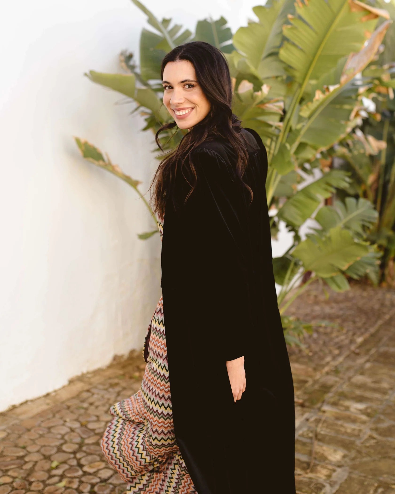 Invitada de invierno - Abrigo de terciopelo negro