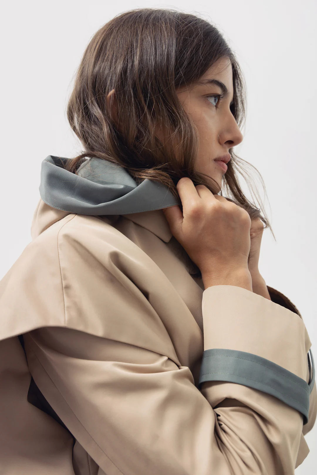 Gabardina Benedetta duo capucha beis