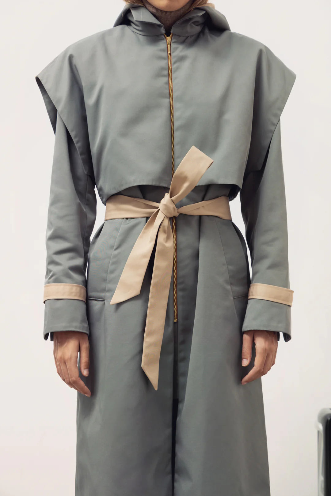 Gabardina Benedetta duo capucha agua