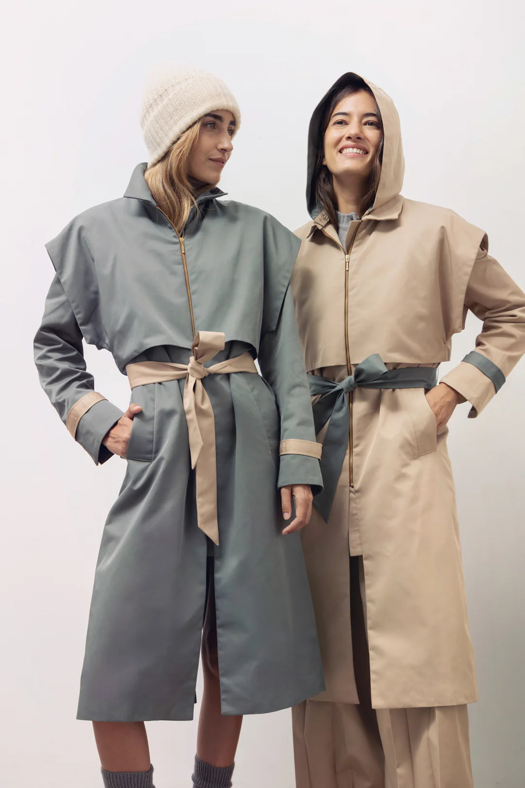 Gabardina Benedetta duo capucha agua