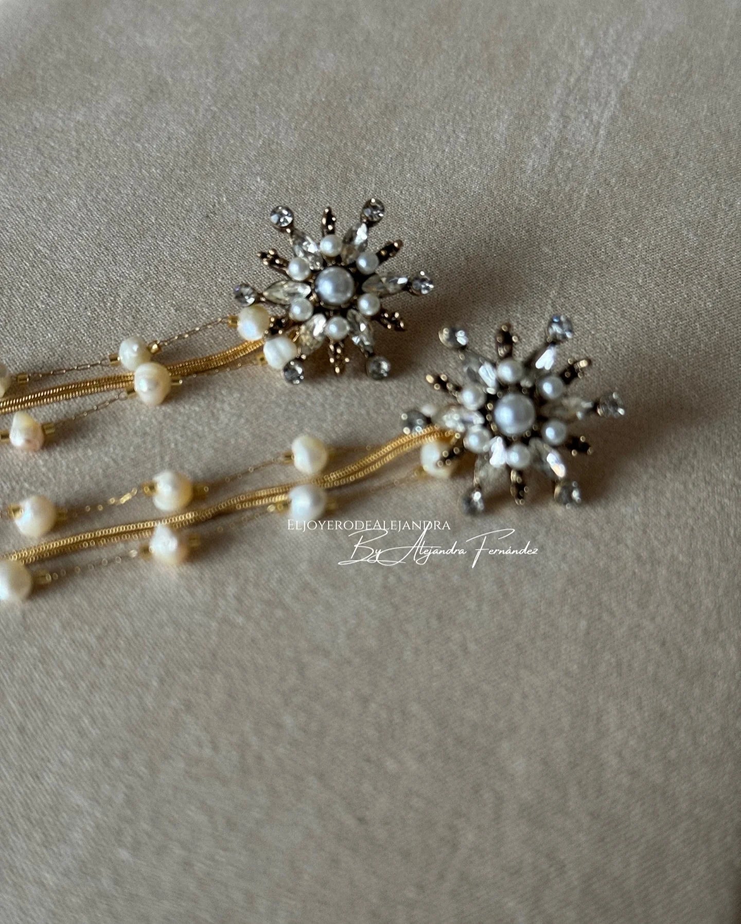 Pendientes Raíces "En continuo Movimiento" flecos & perlas Claros