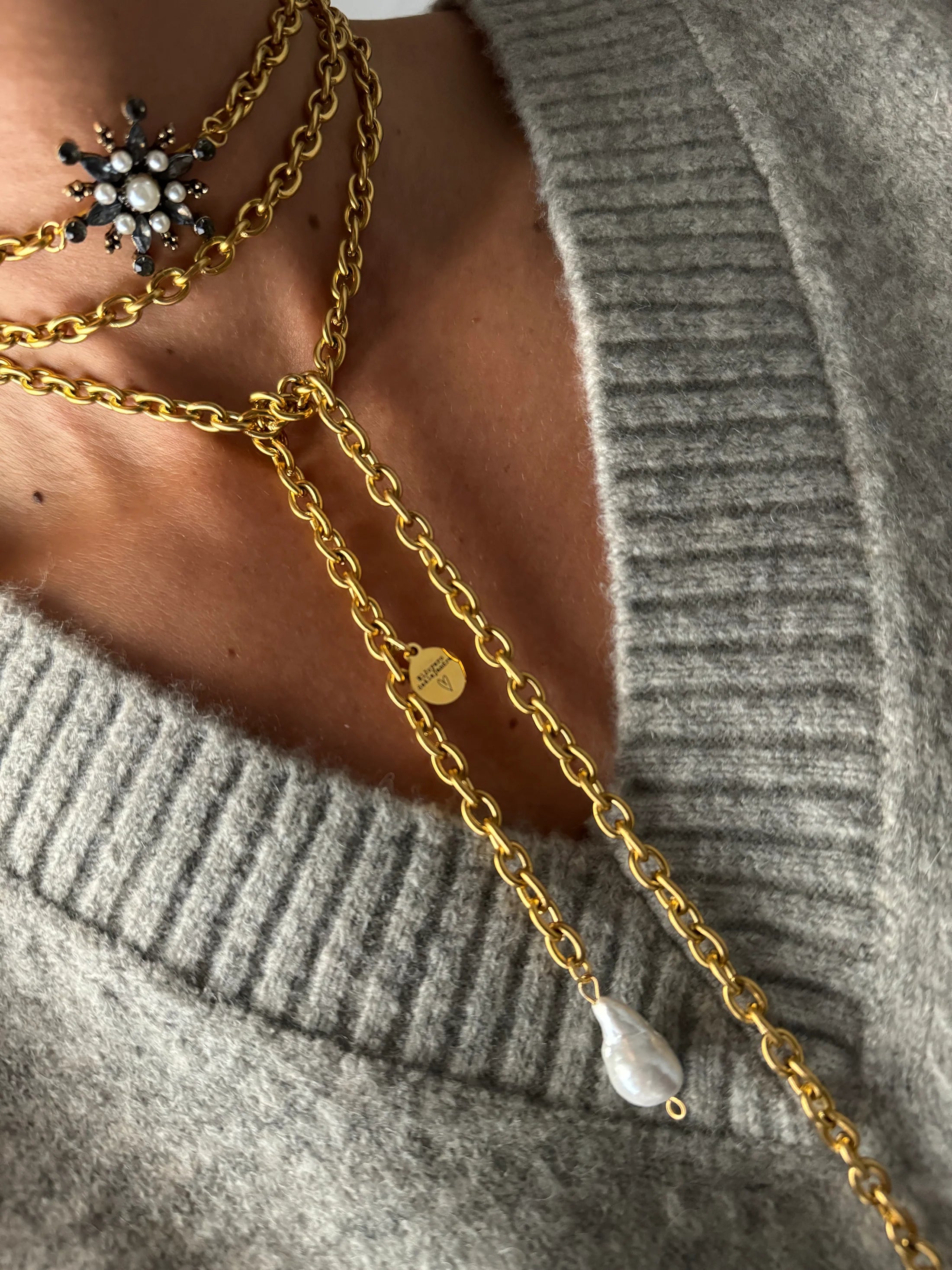 Choker RAÍCES Estrella Emperlada Tono Oscuro