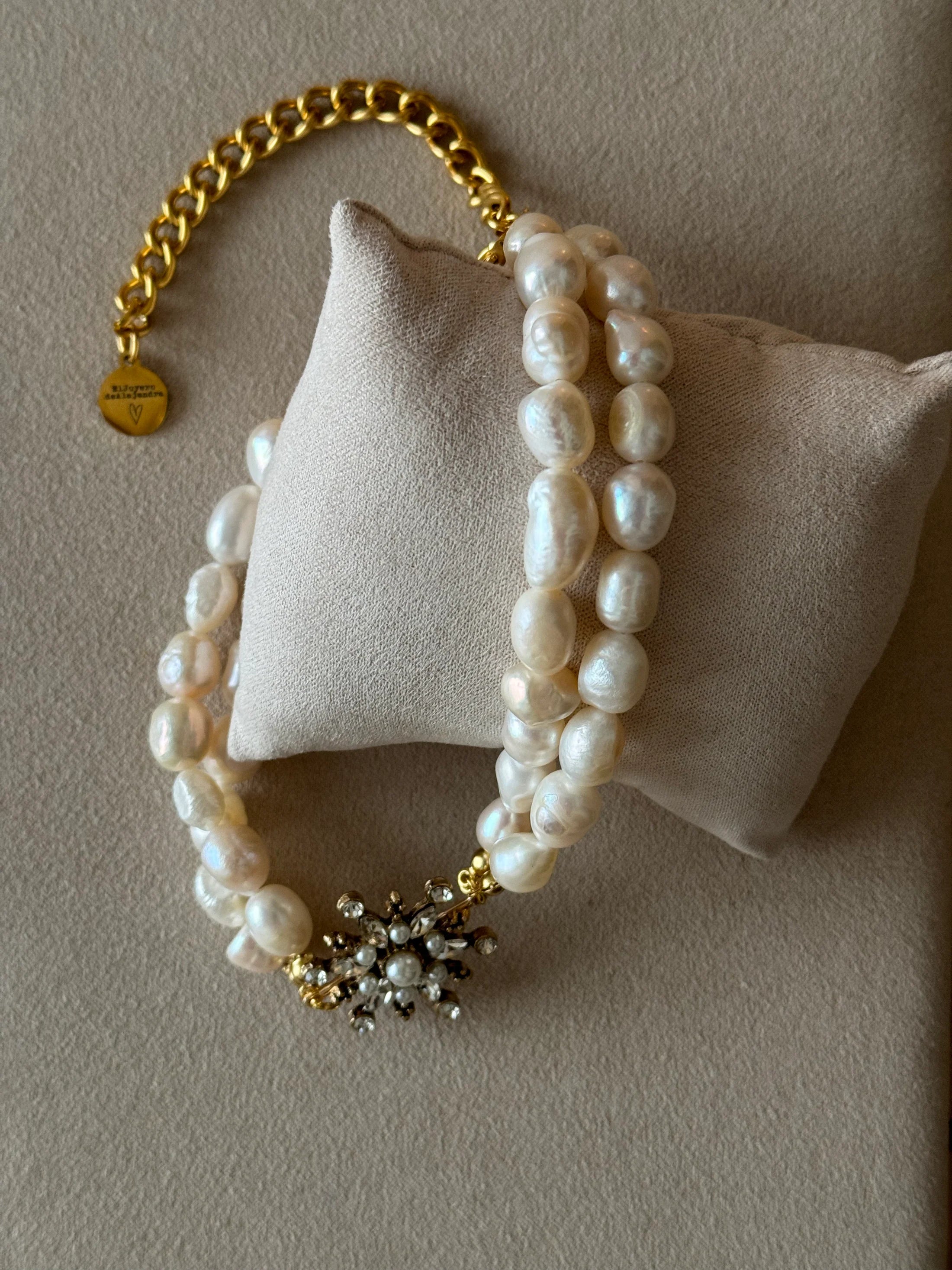Choker RAÍCES Doblete de Perlas & Estrella Emperlada Tono Claro Precio habitual