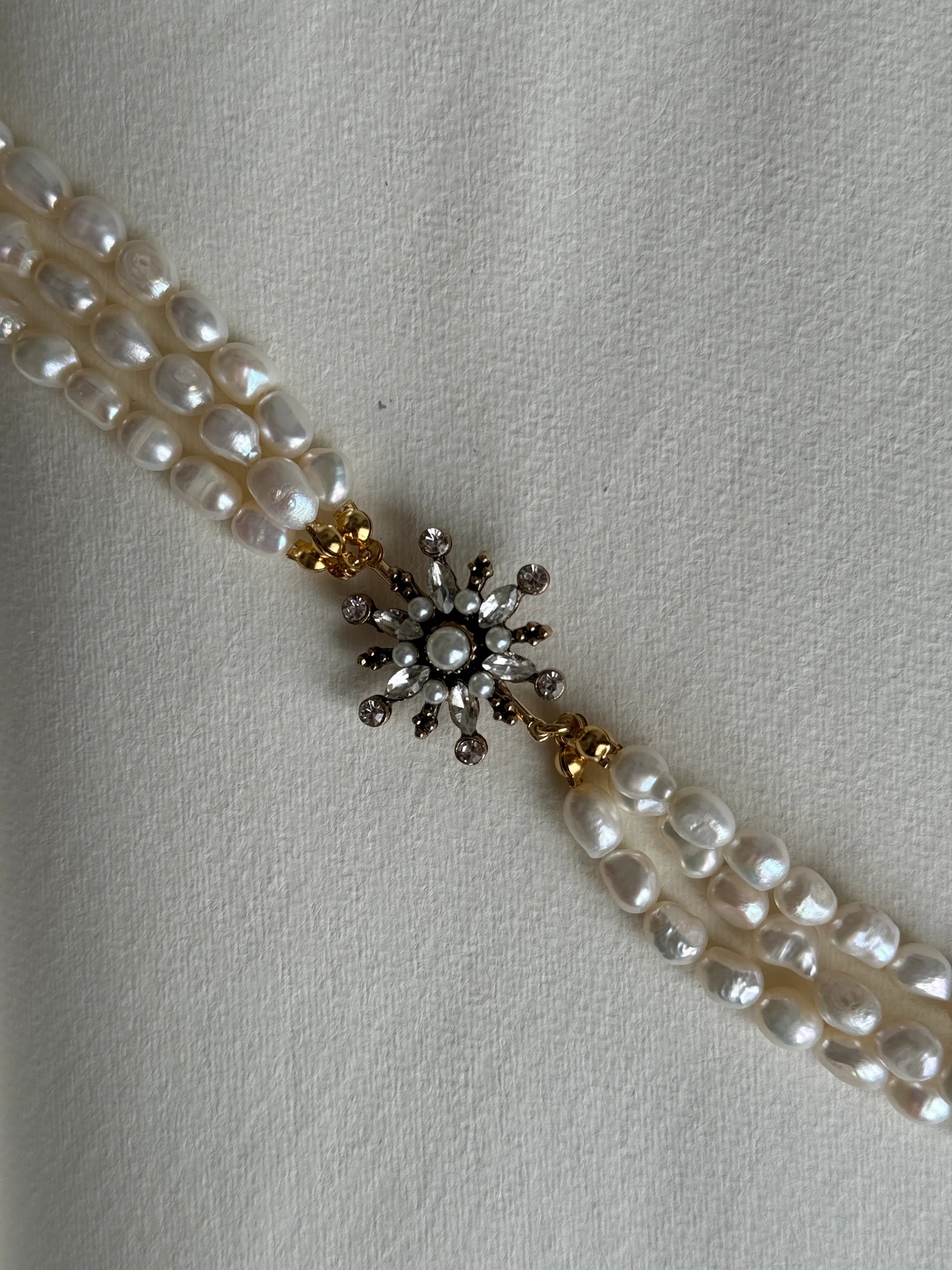 Choker Raíces Triplete de Perlas & Estrella Emperlada Claro