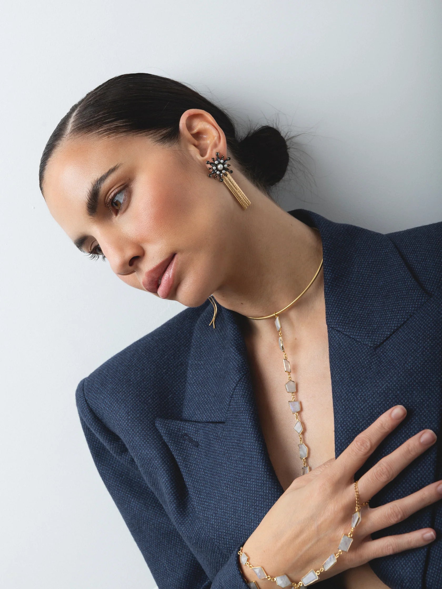 Pendientes RAÍCES Estrella Emperlada Desmontables FLECOS Oscuros