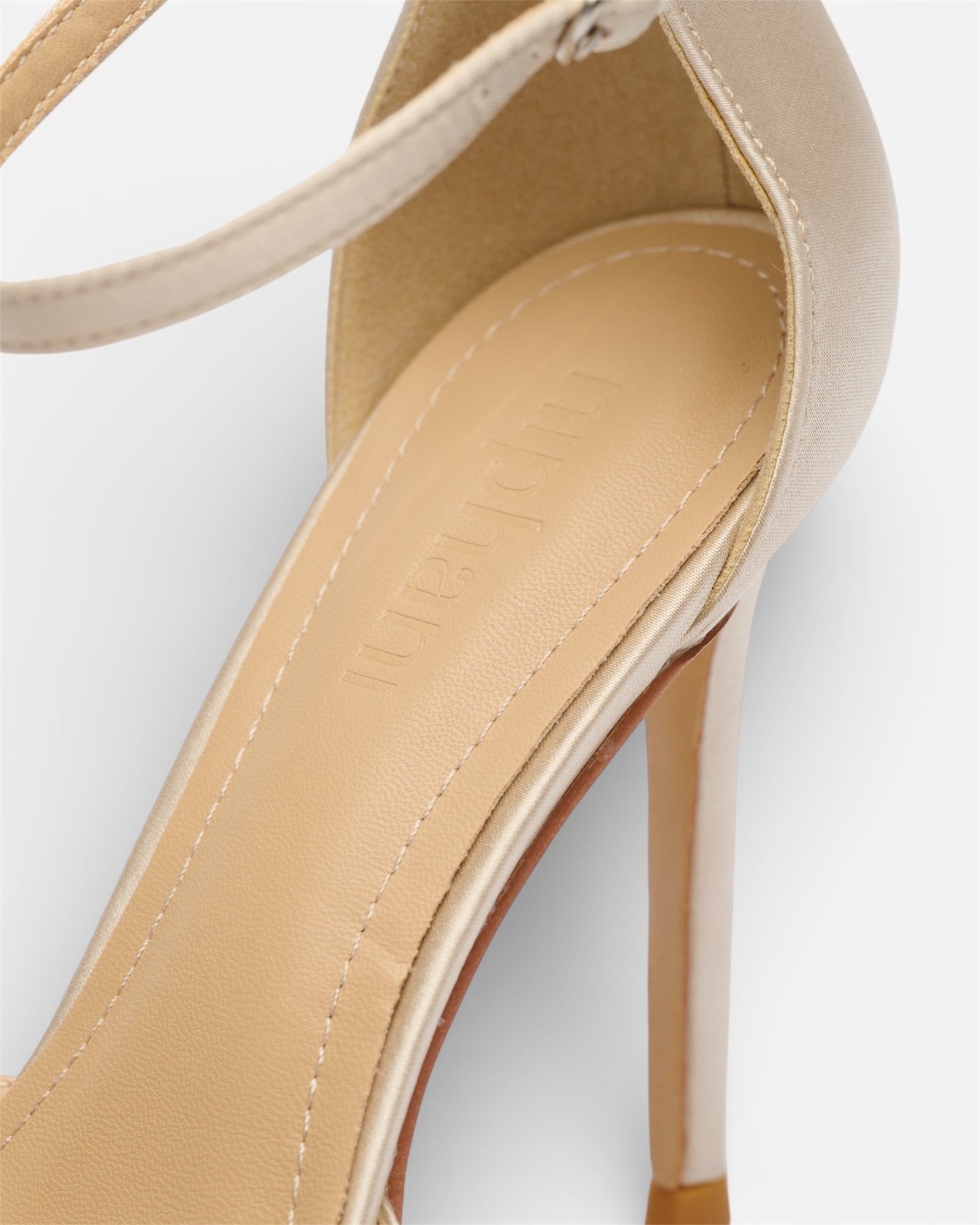 Dion Beige