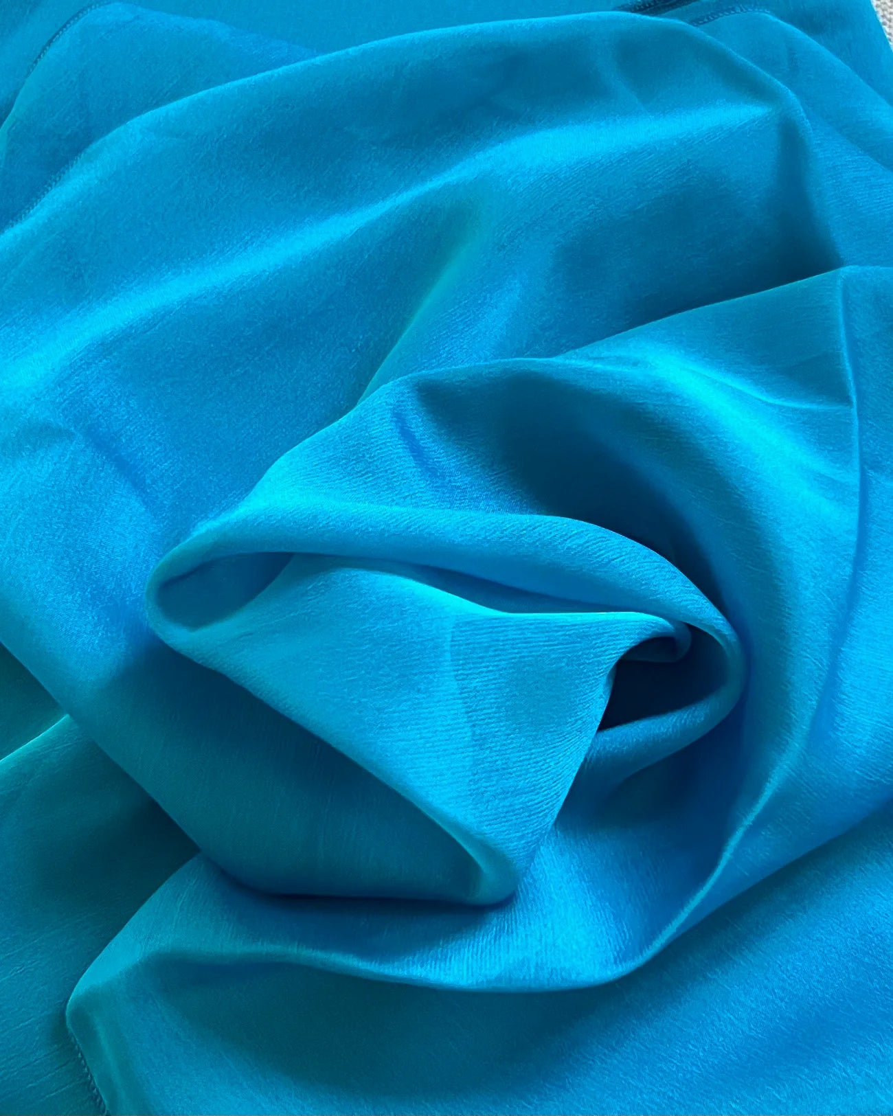 Capa Larga Azul Capri - PANACEA