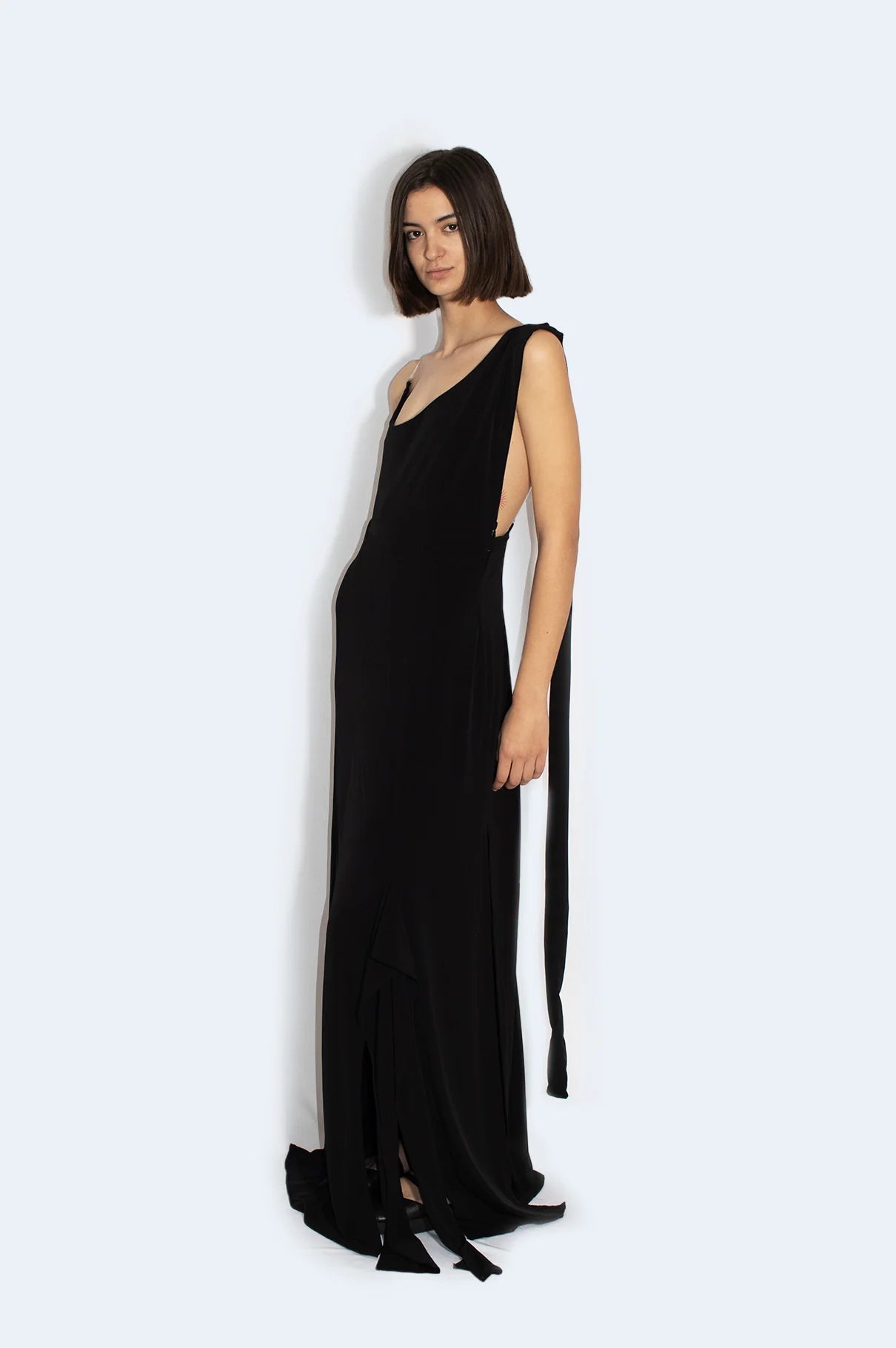 Vestido Negro Largo Asimétrico
