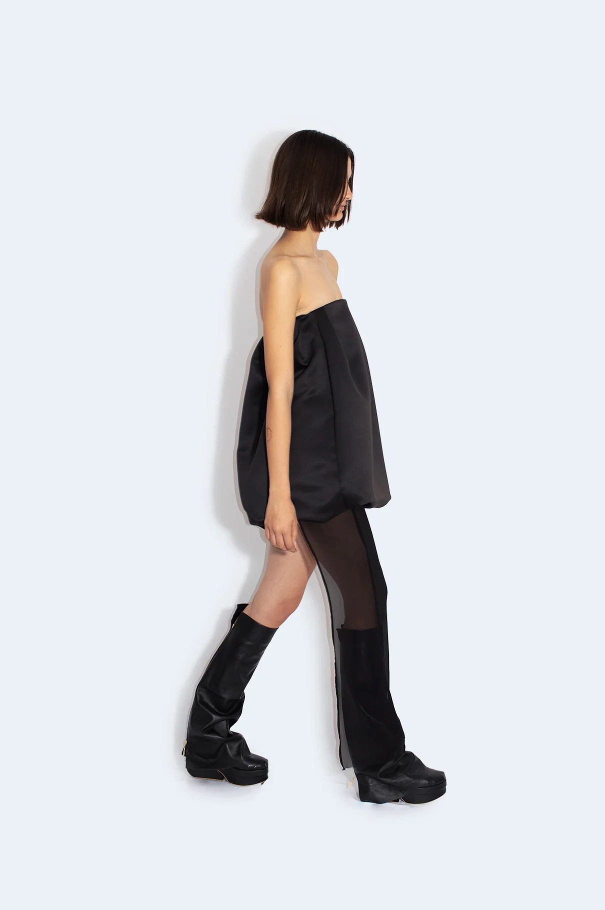 Vestido Negro Satinado Volumen