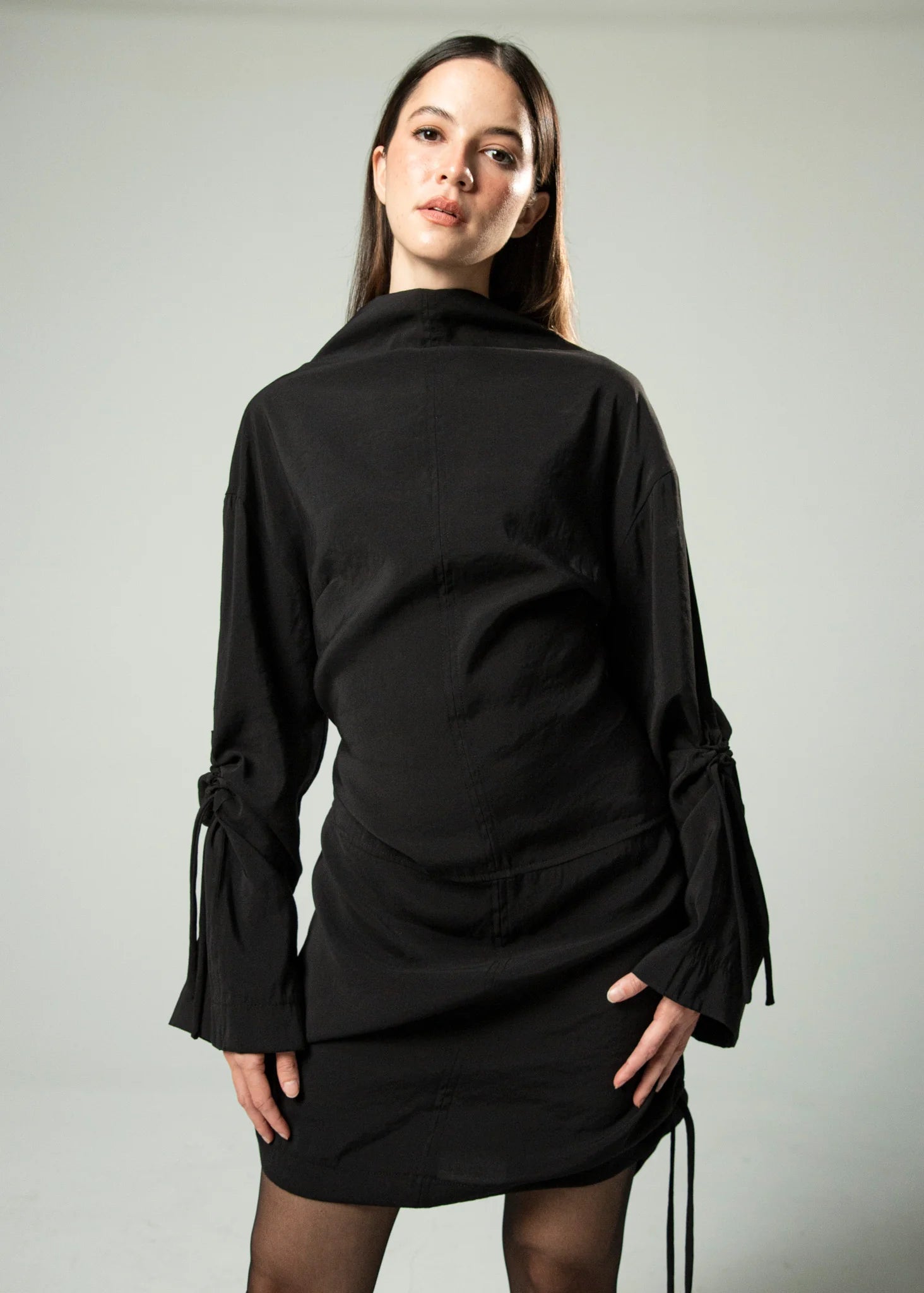 Mini Vestido Gaku Negro ‘Cupro Touch’