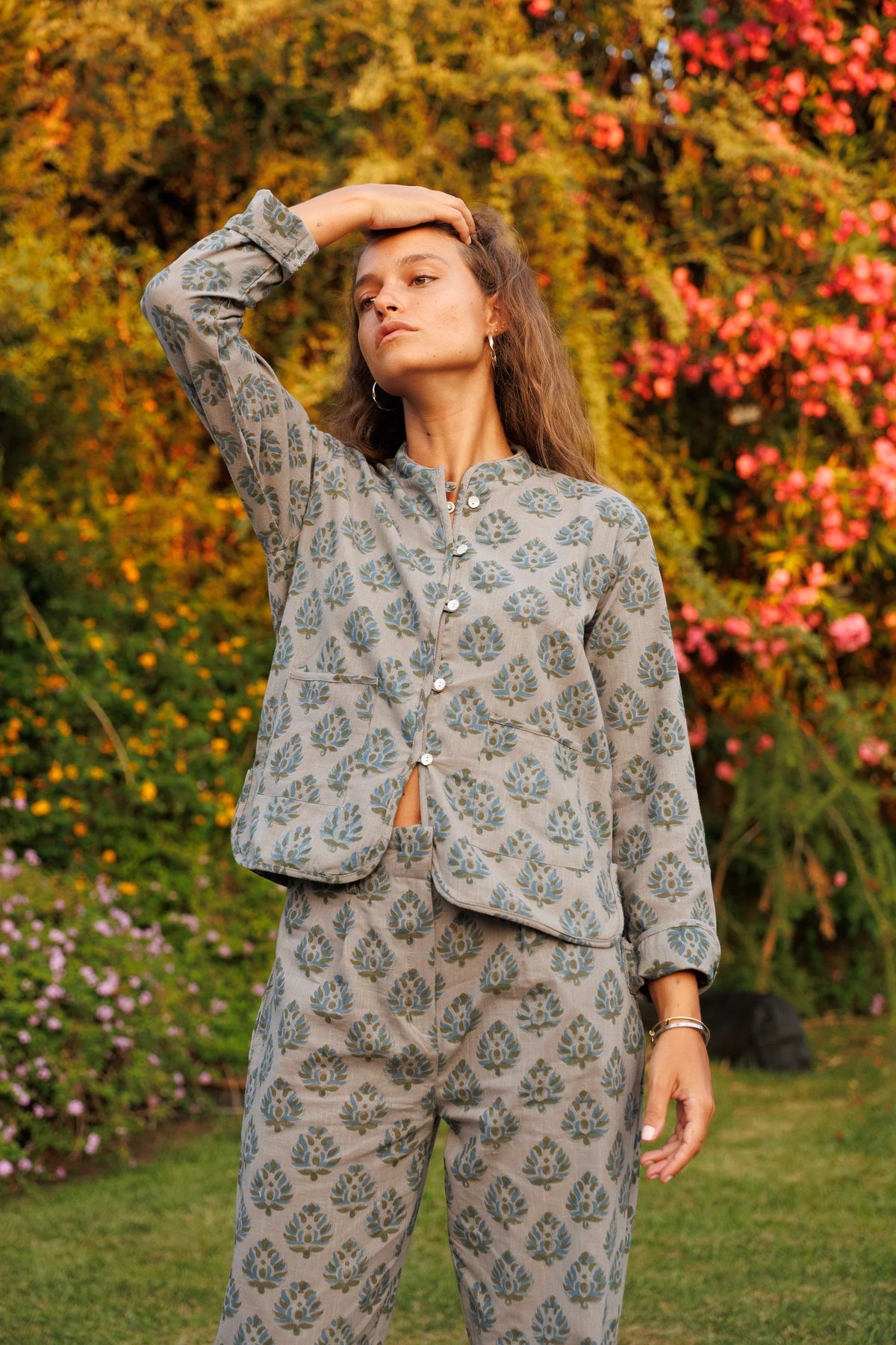 Pantalón Estampado Gris y Azul