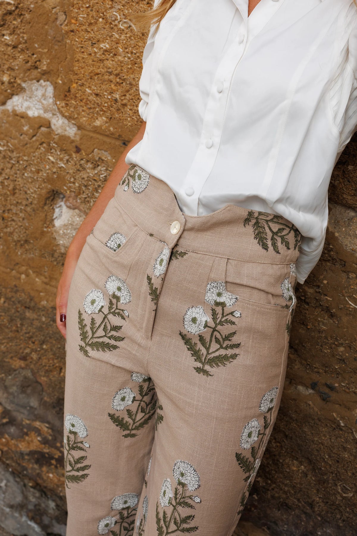 Pantalón Beige Flores