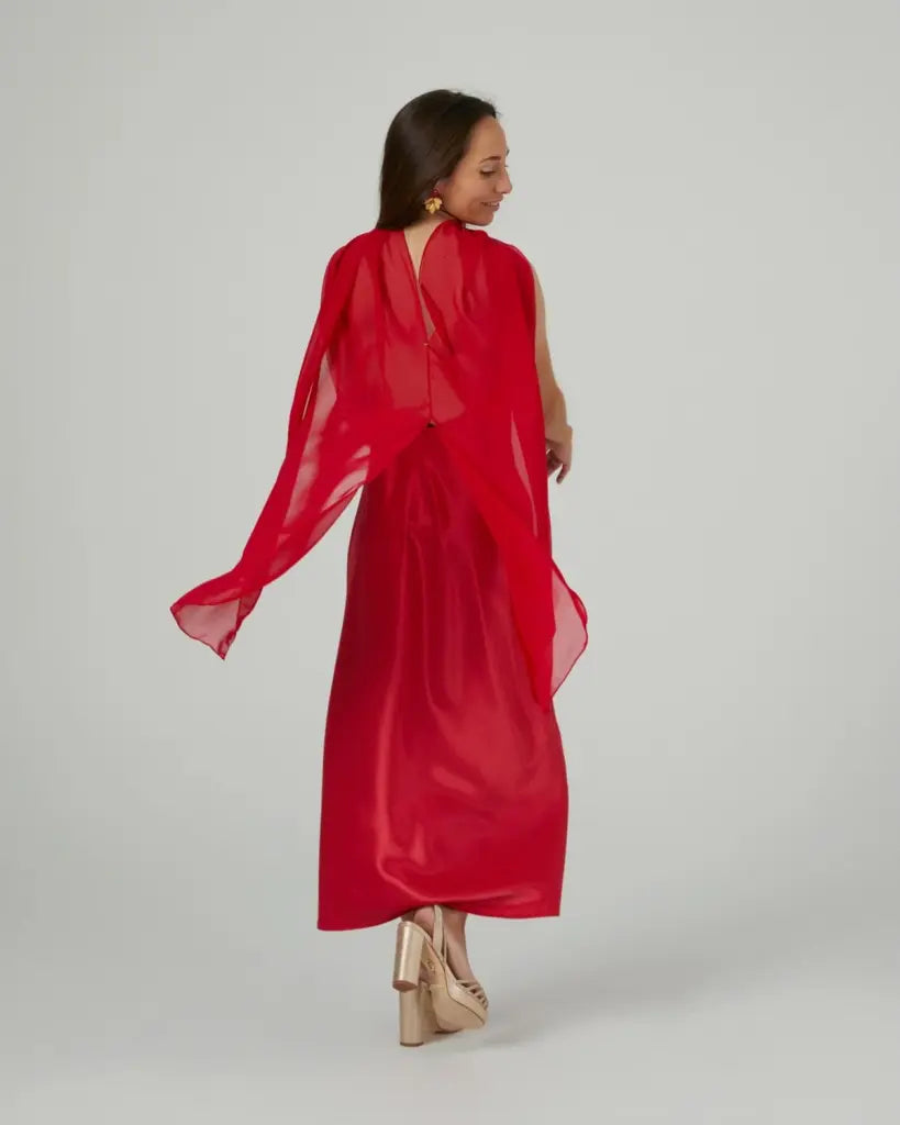 Capa de Gasa Roja Larga - Panacea