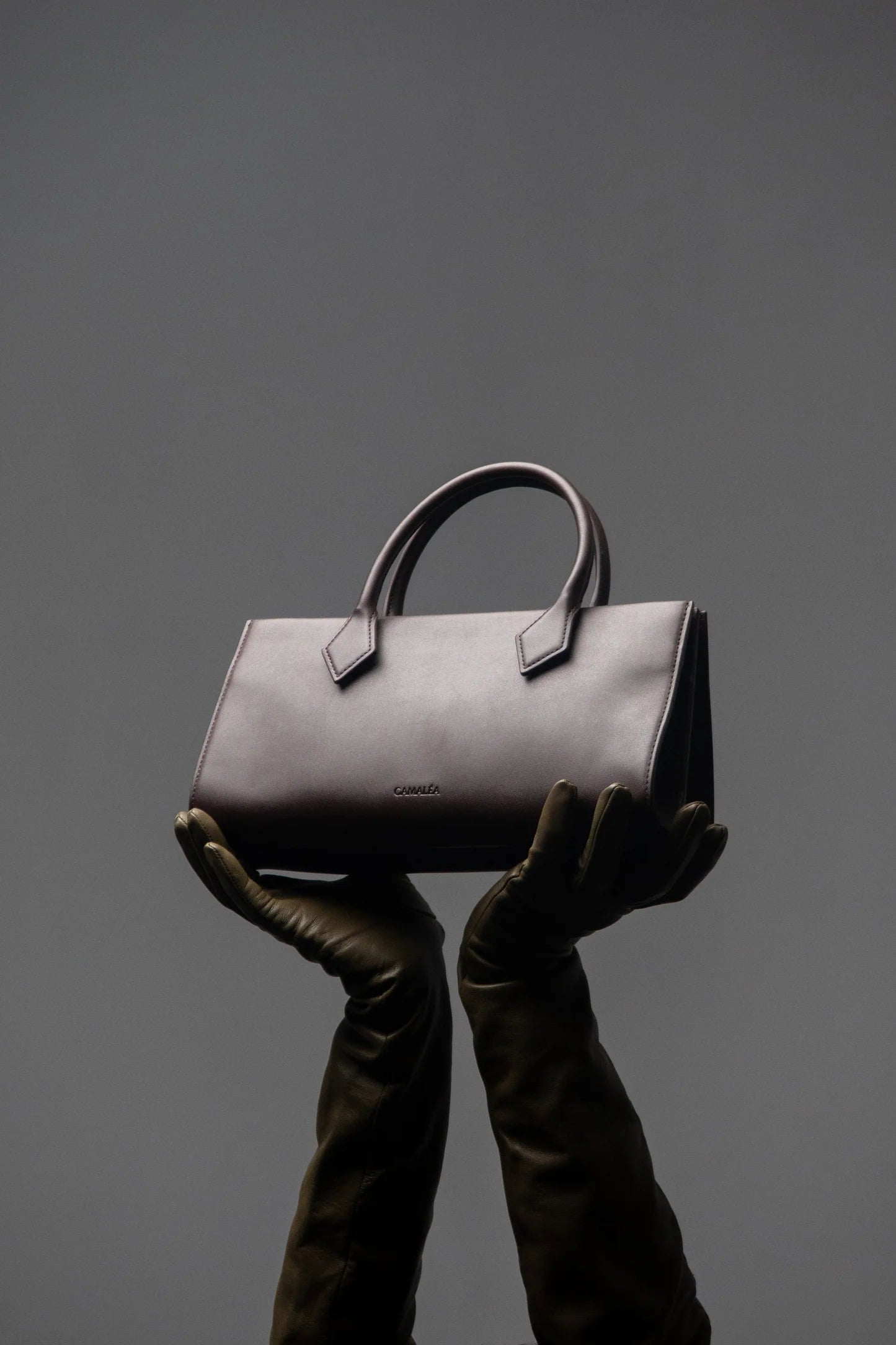 La Primera Tentación - Marrón