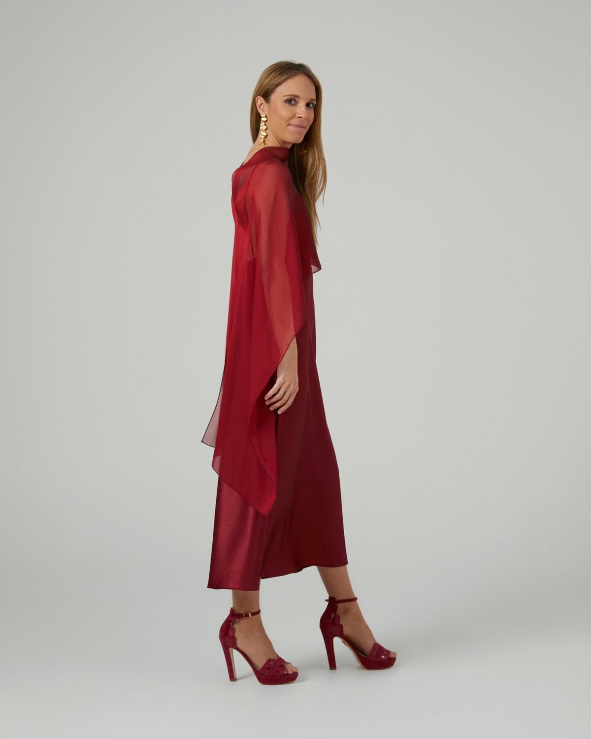 Long Garnet Cape
