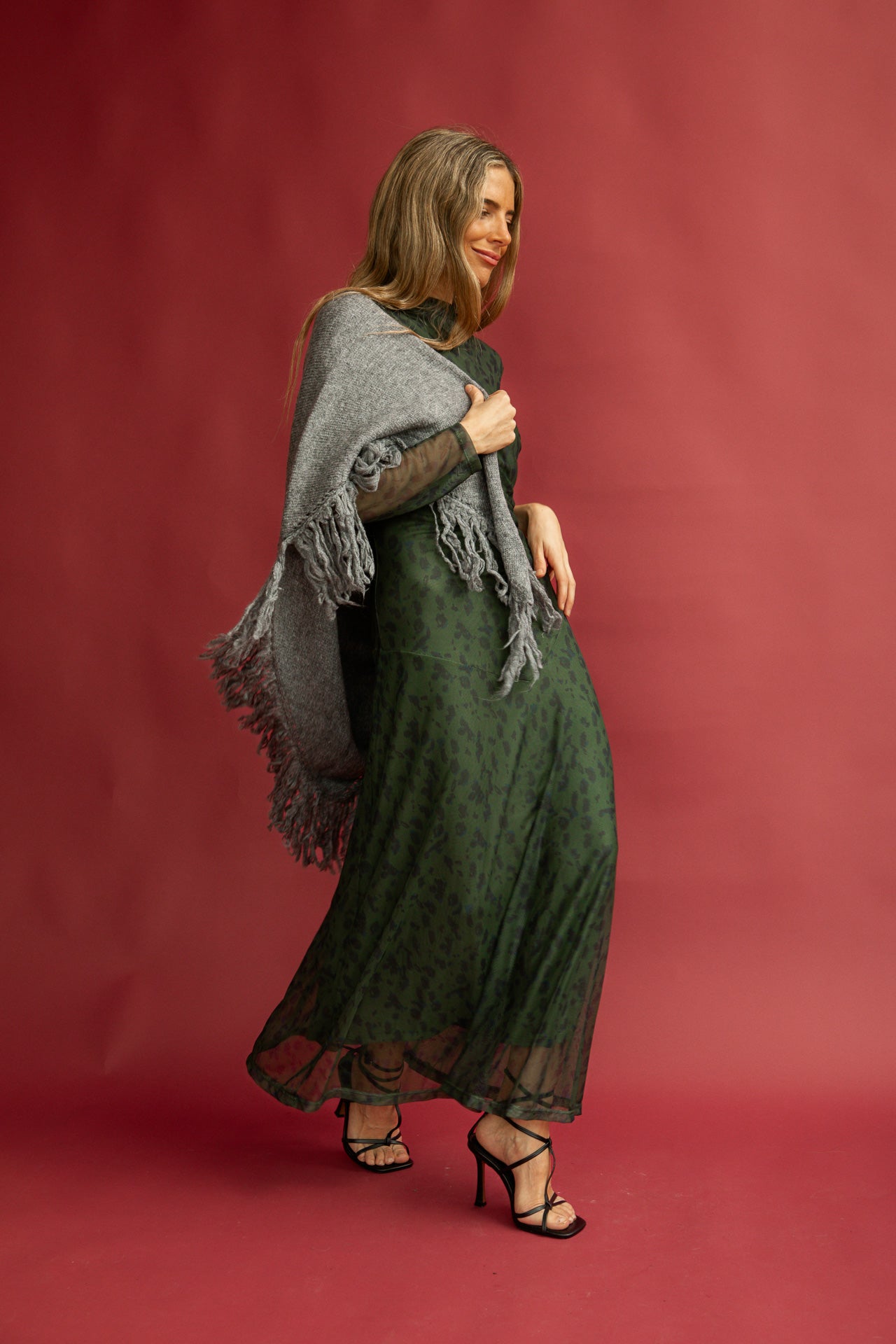 Poncho Meissa Gris Oscuro