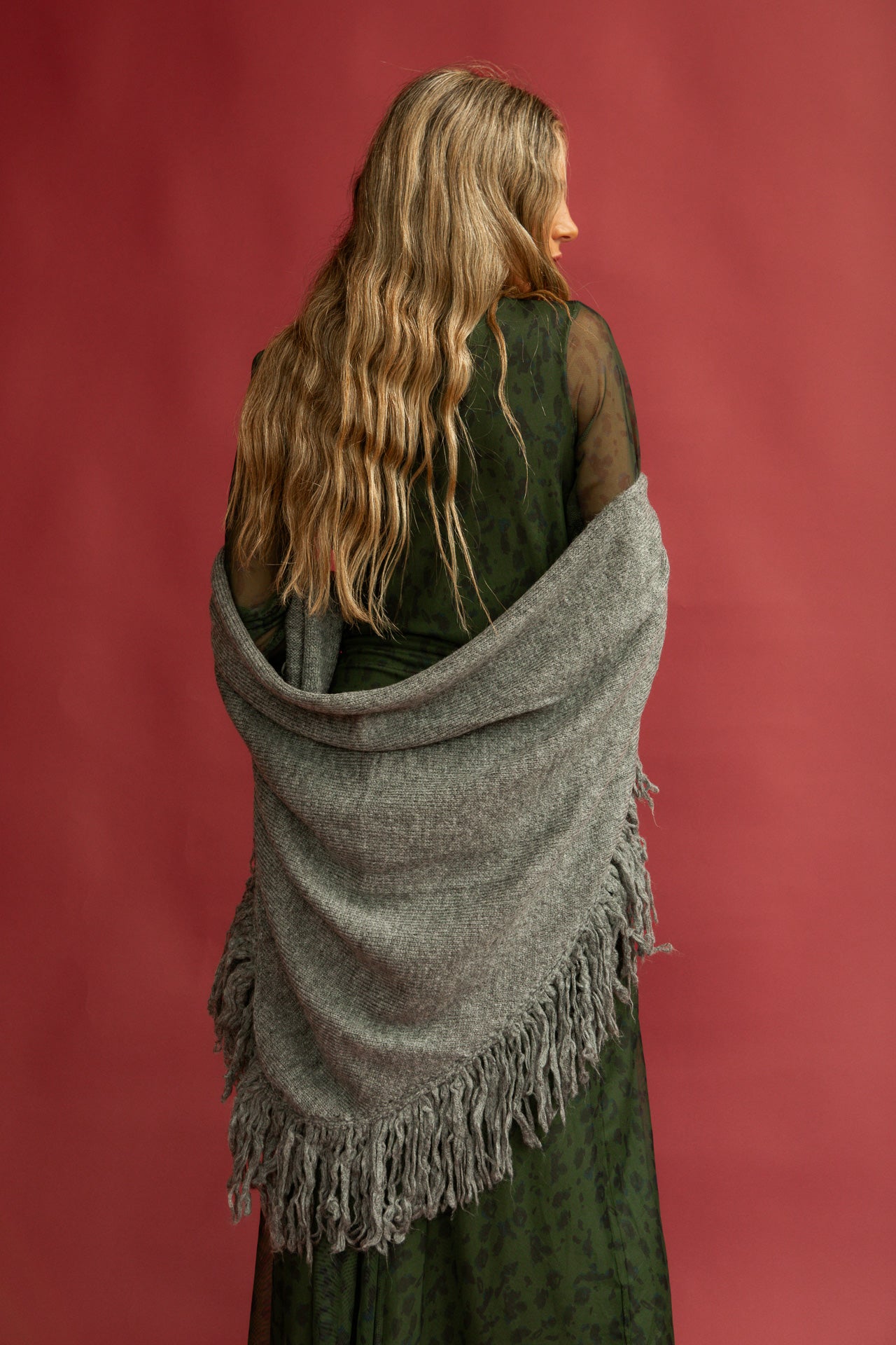 Poncho Meissa Gris Oscuro