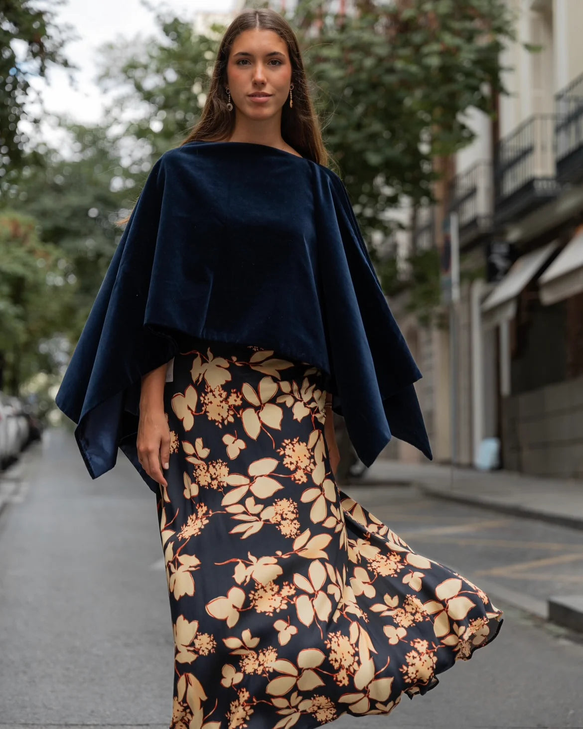 Capa terciopelo azul marino - Invitada de invierno