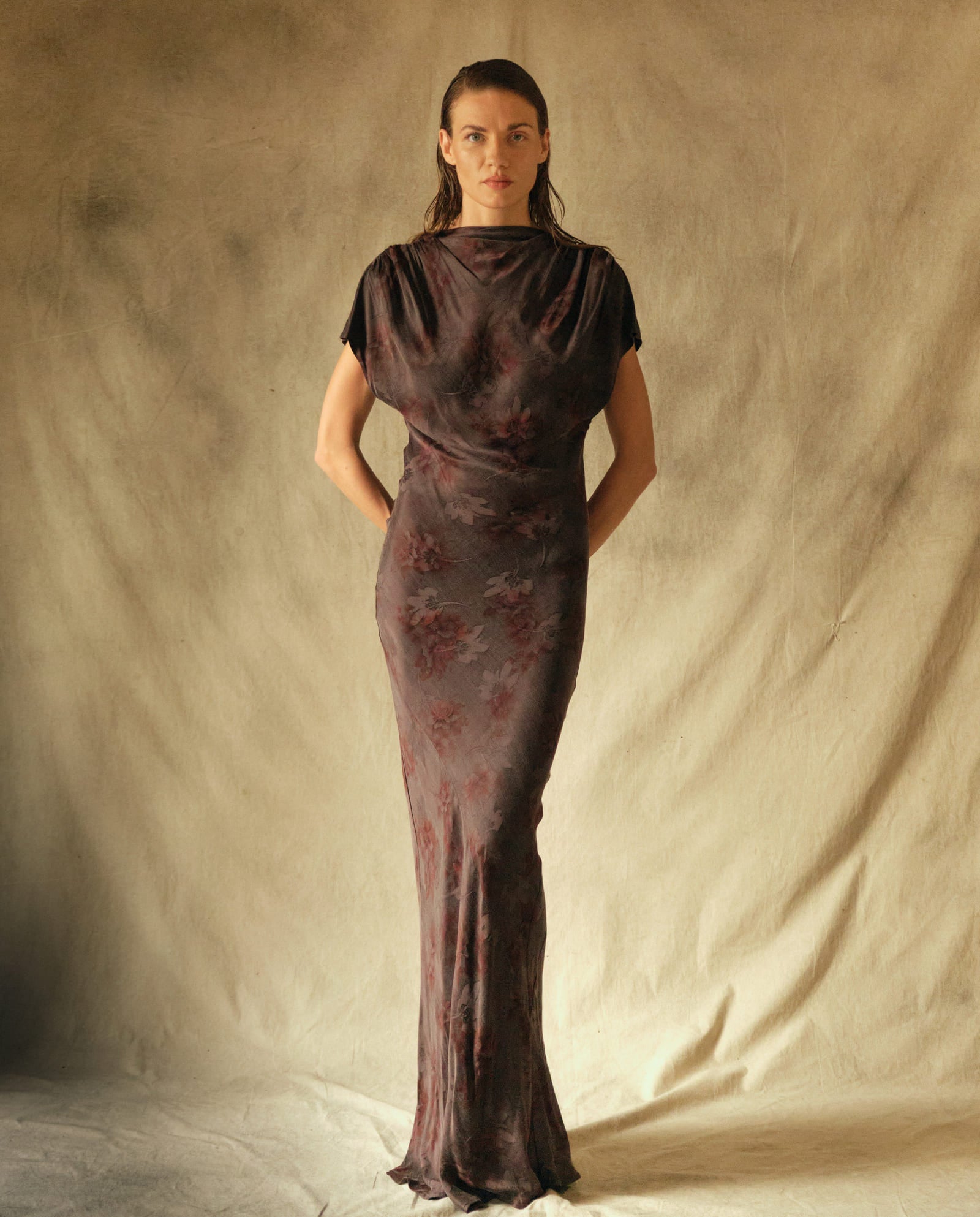 Vestido Anfitriona Gris