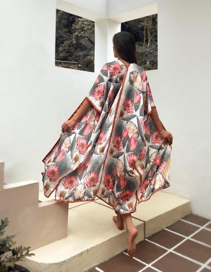 Kimono Lotus