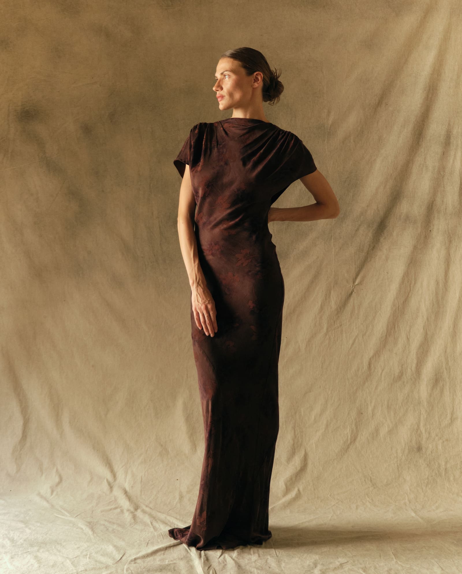 Vestido Anfitriona Marrón