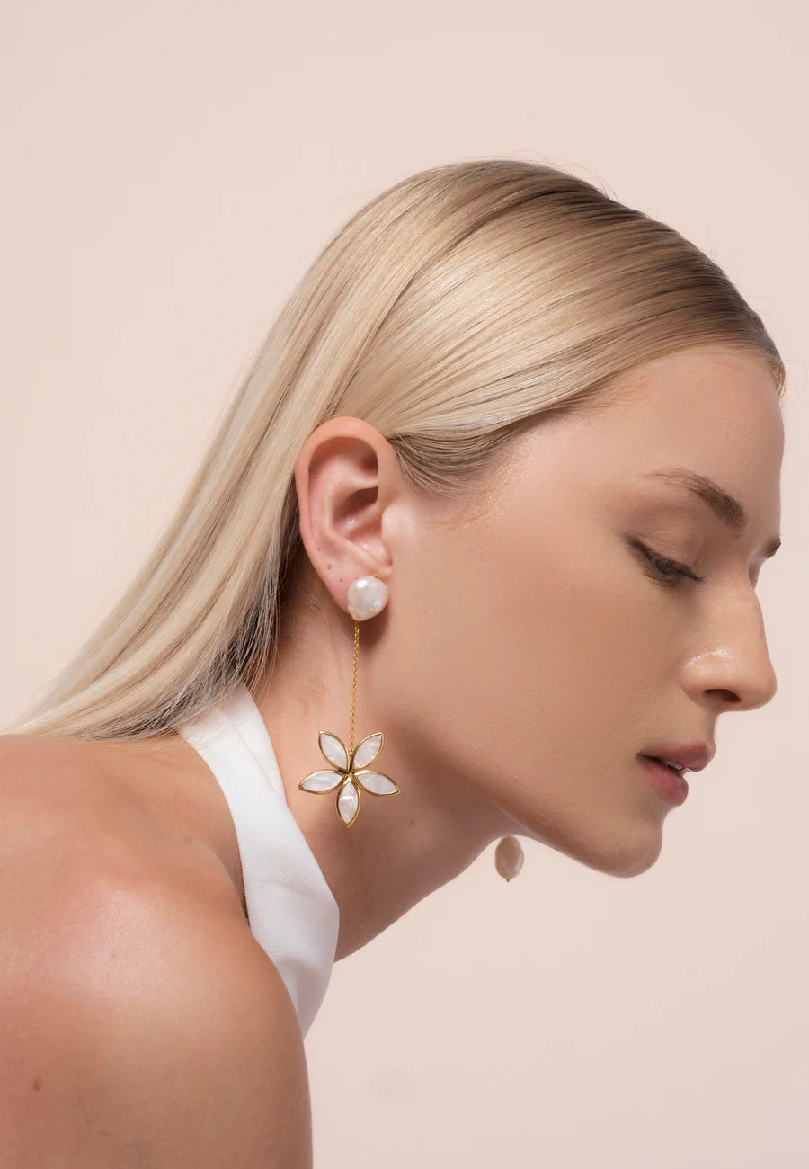 Pendientes White Lotus