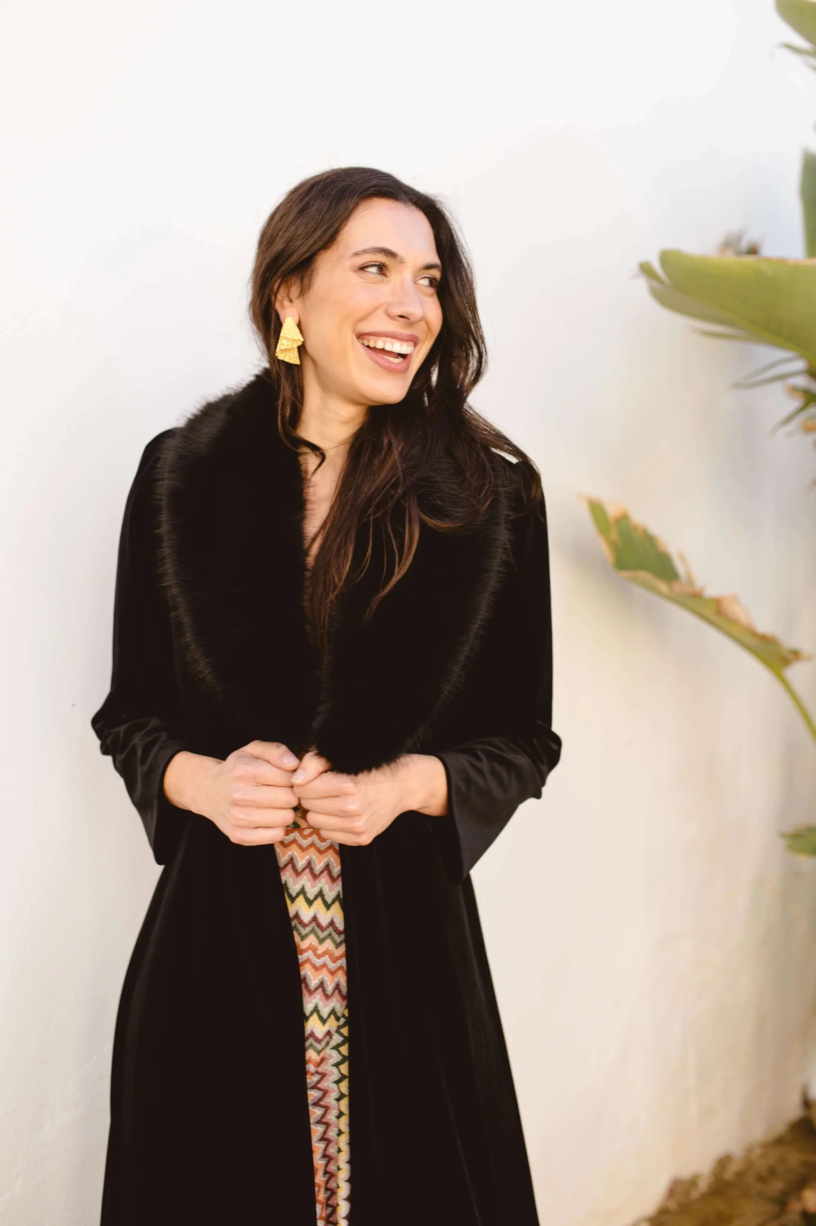 Invitada de invierno - Abrigo de terciopelo negro