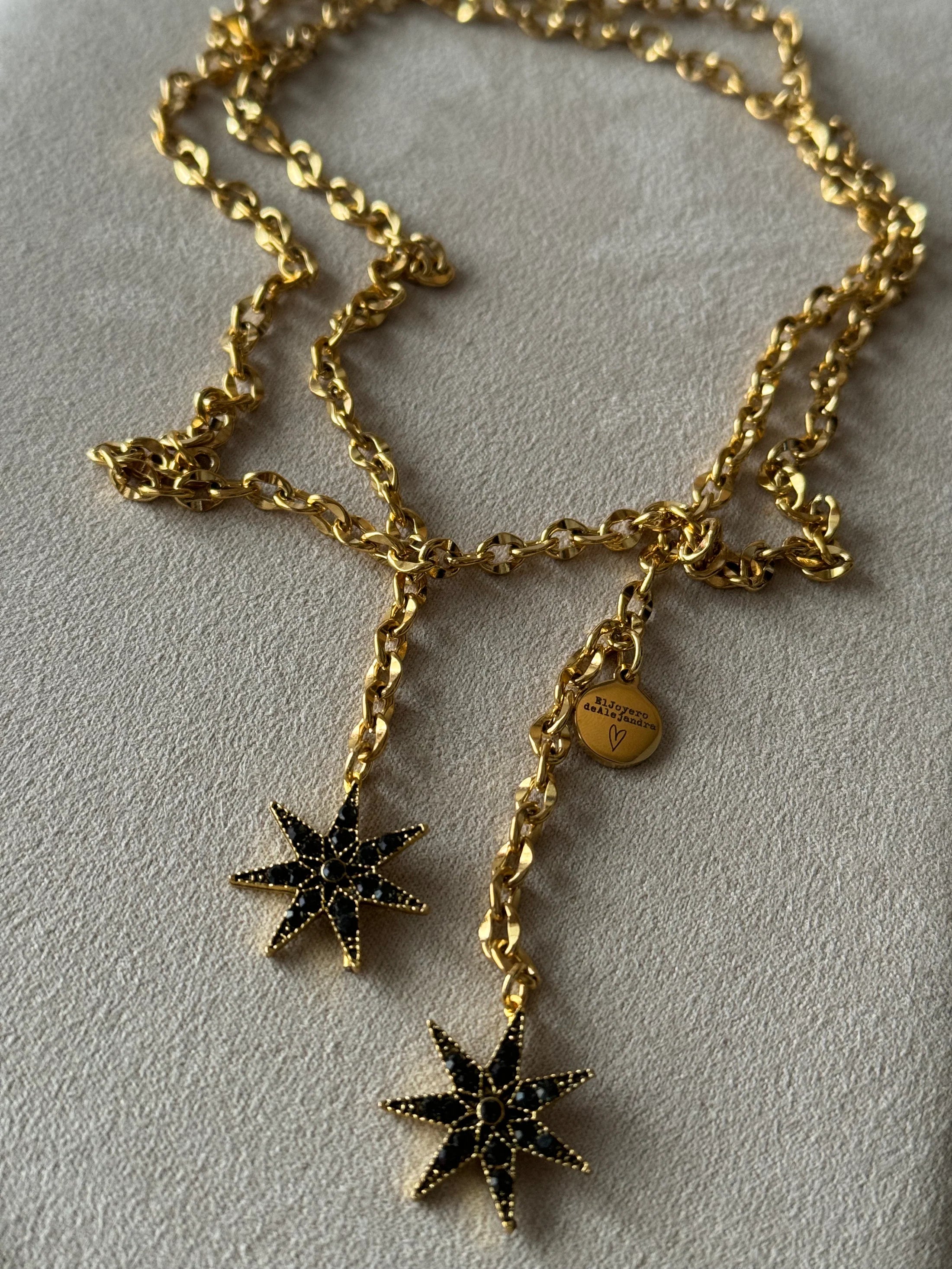 Collar Raíces Dos Estrellas Multiposición Oscuro