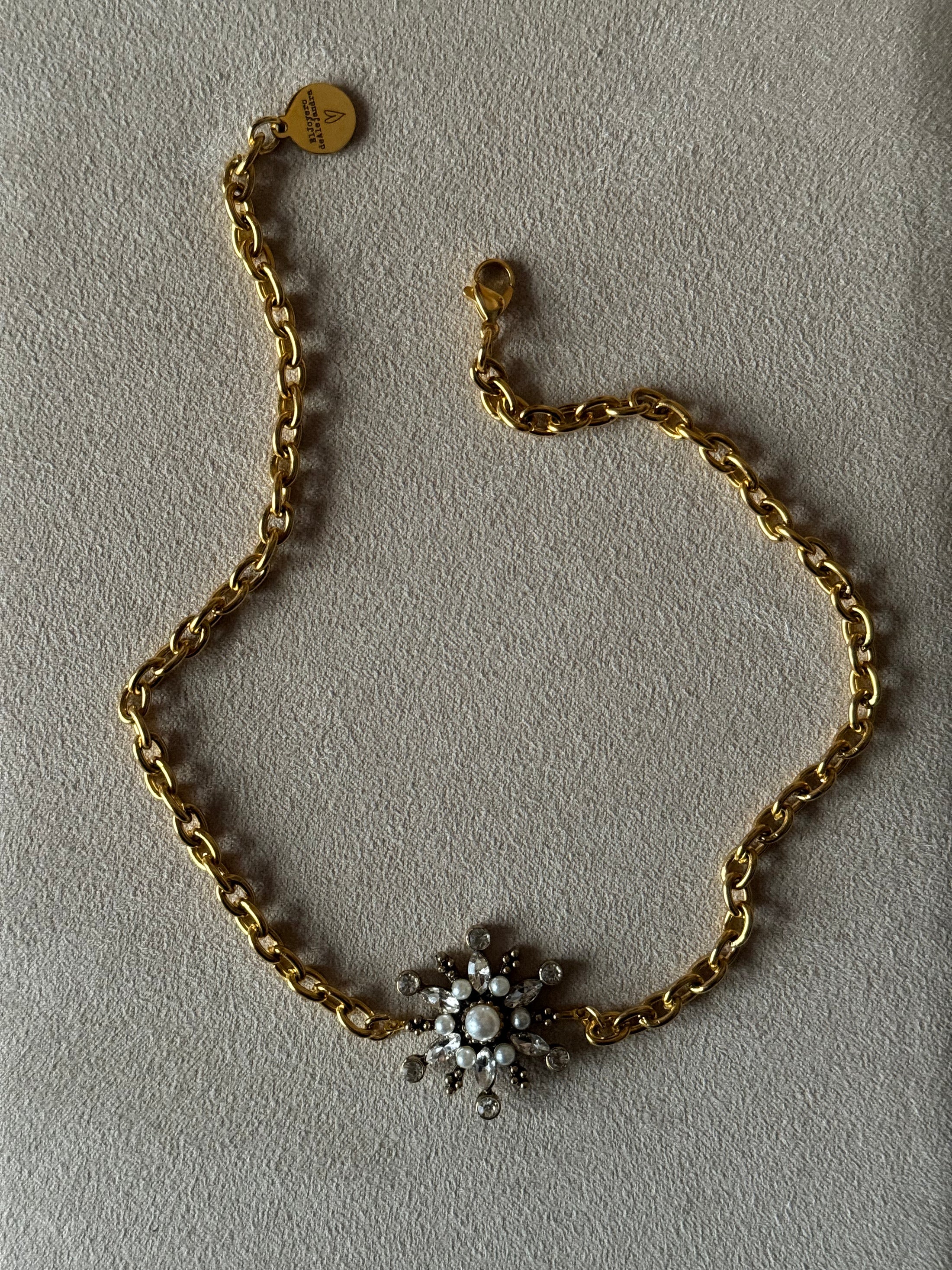 Choker Raíces Estrella Emperlada Tono Claro