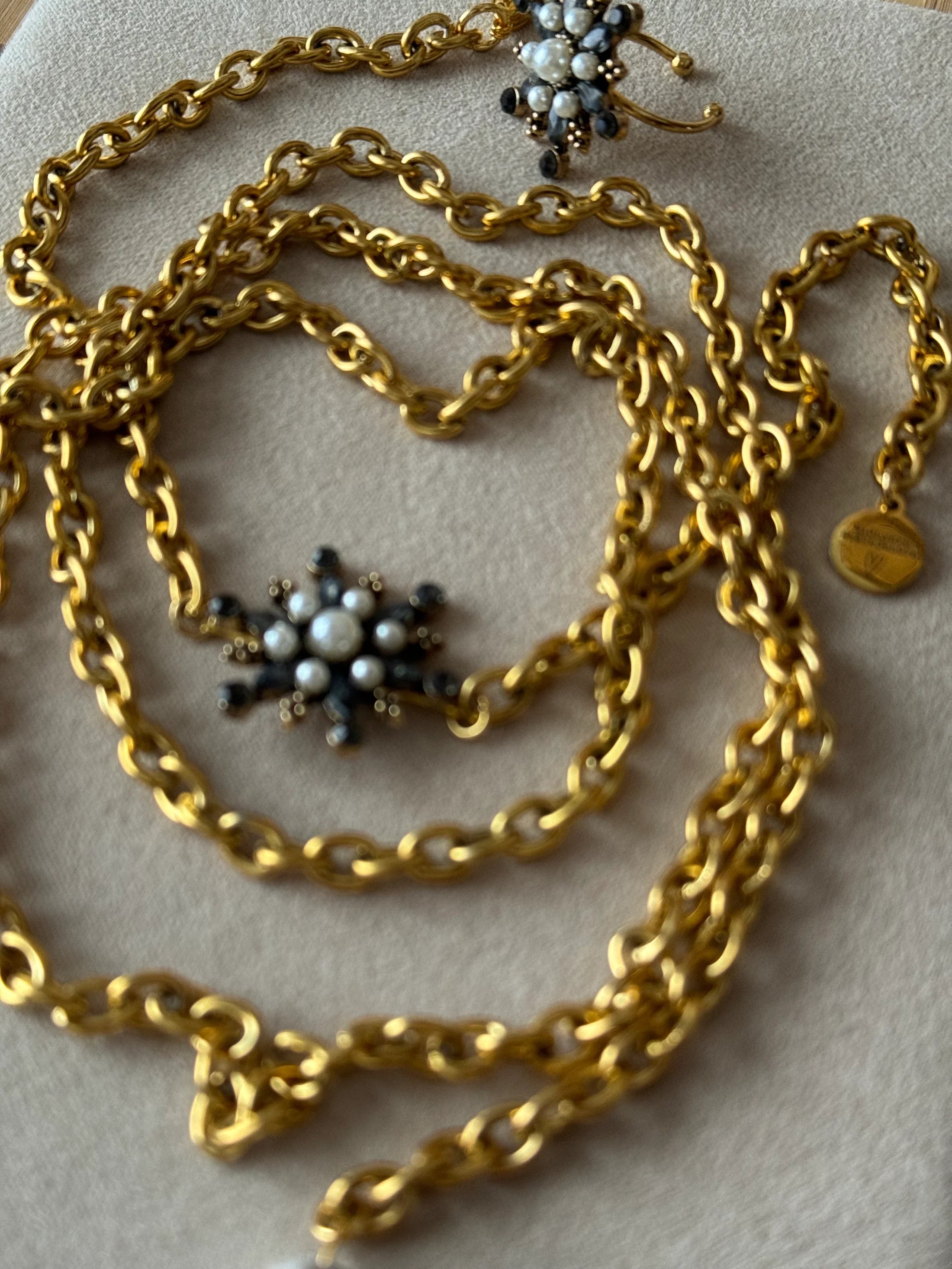 Choker RAÍCES Estrella Emperlada Tono Oscuro