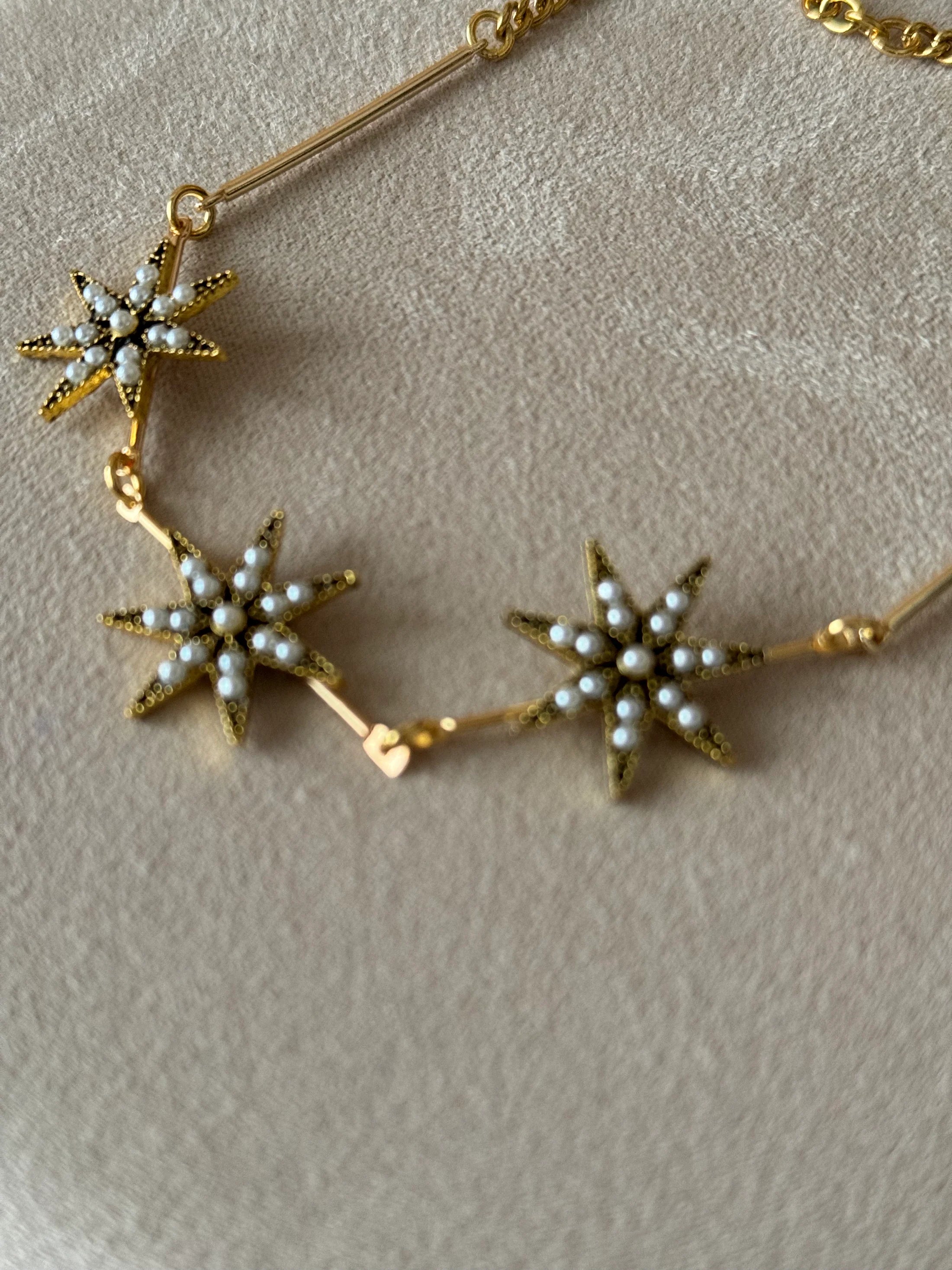 Choker Raíces Tres Estrellas Tono Claro