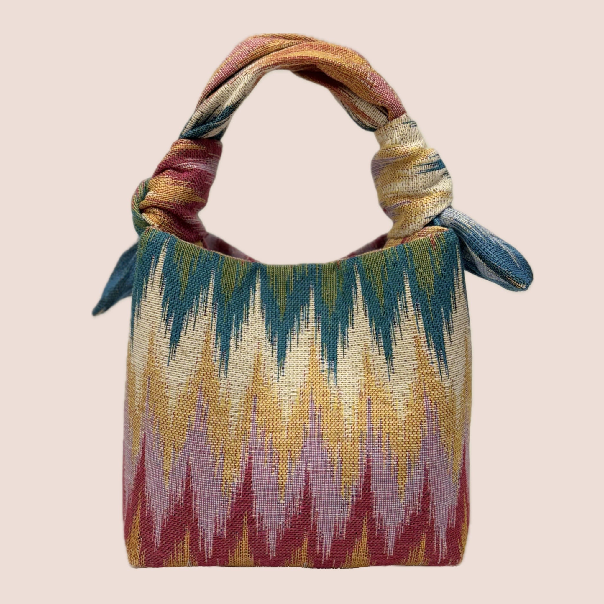 Filipa Con Cadena