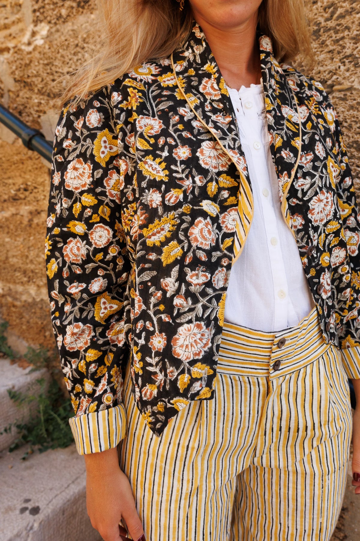 Chaqueta Estampada Amarilla y Negra