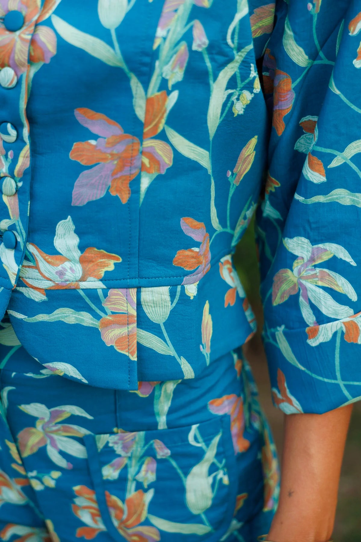 Chaqueta Petróleo Flores