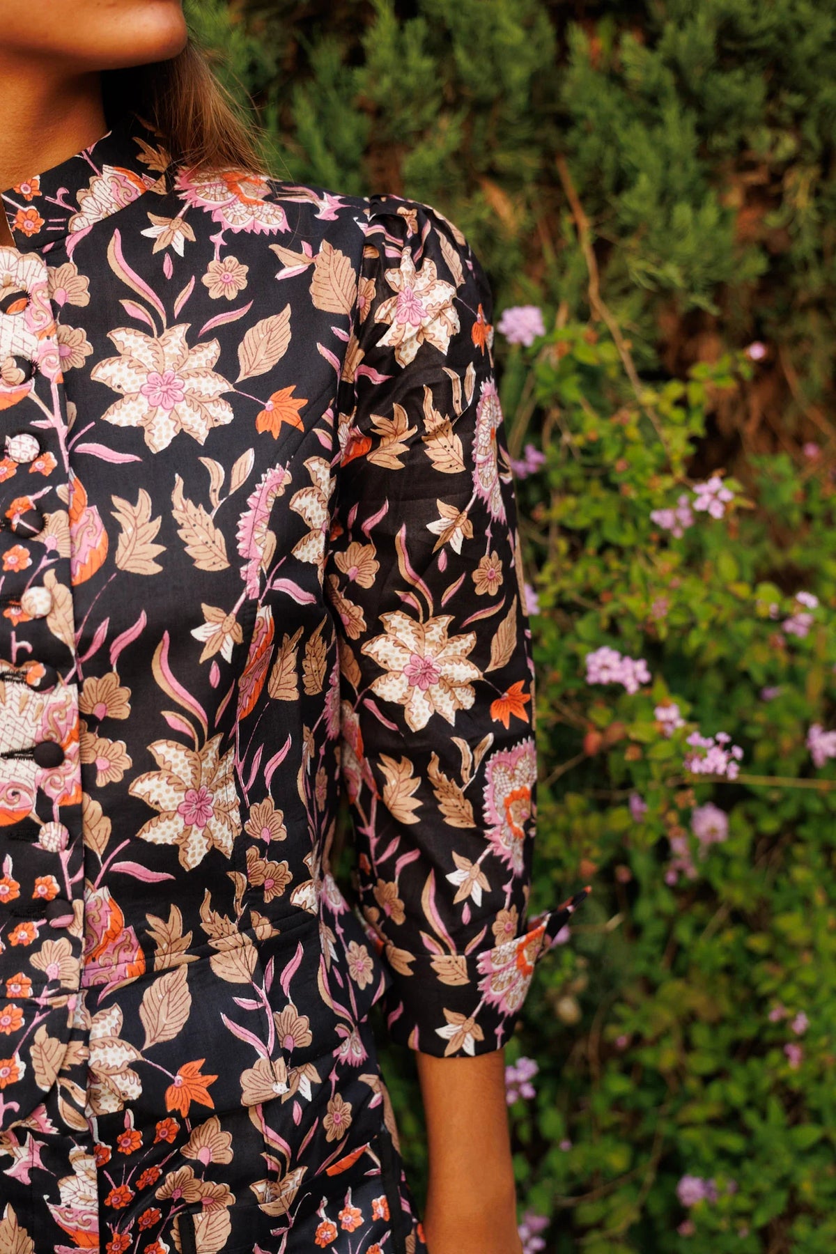 Chaqueta Negra Flores
