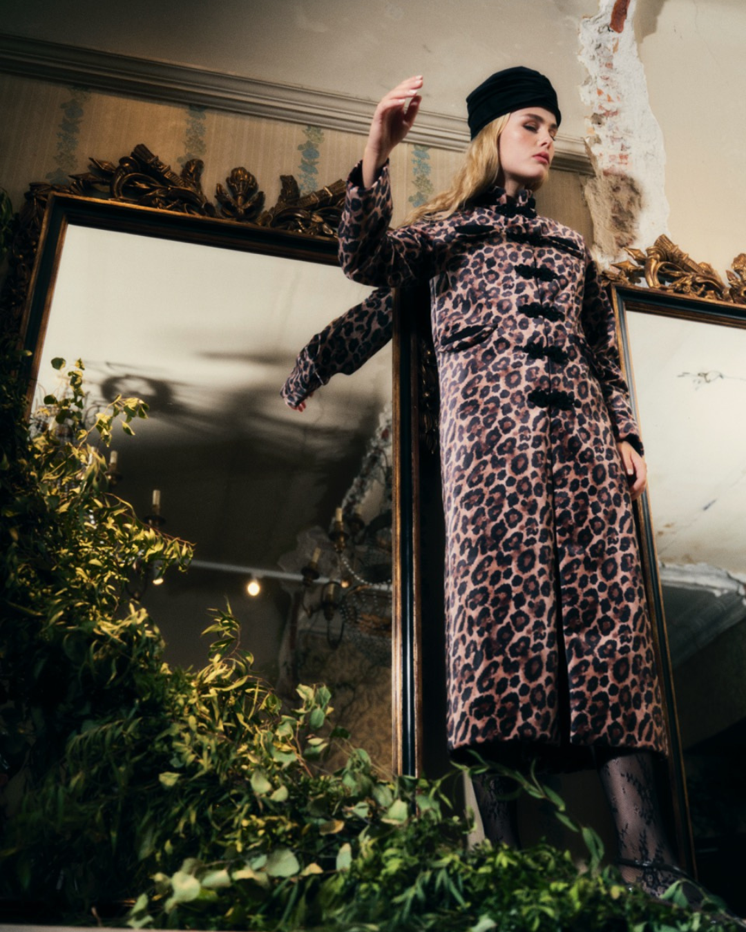 Abrigo Dynasty Velveteen Leopard