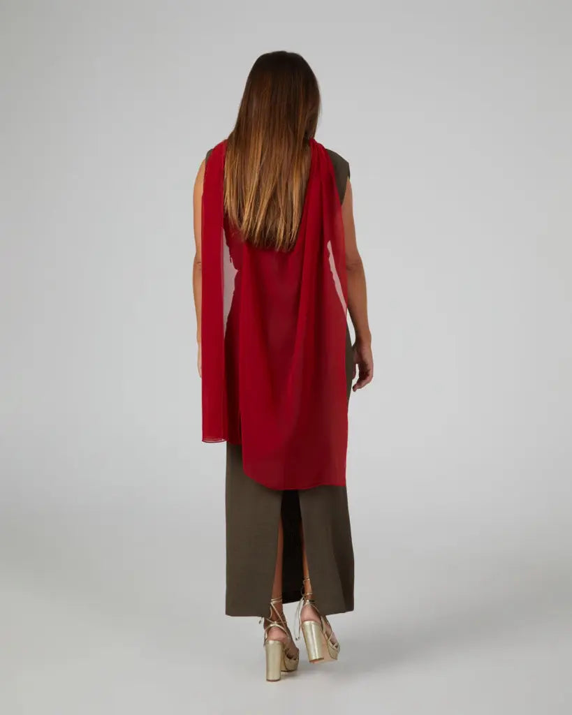 Capa de Gasa Roja Larga - Panacea