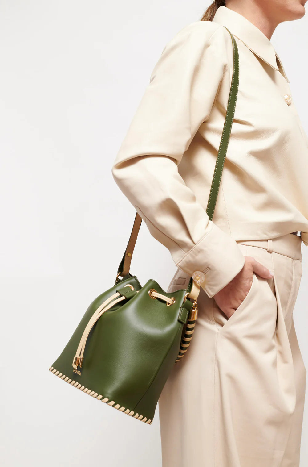Bucket Bag Army / Cream Piel